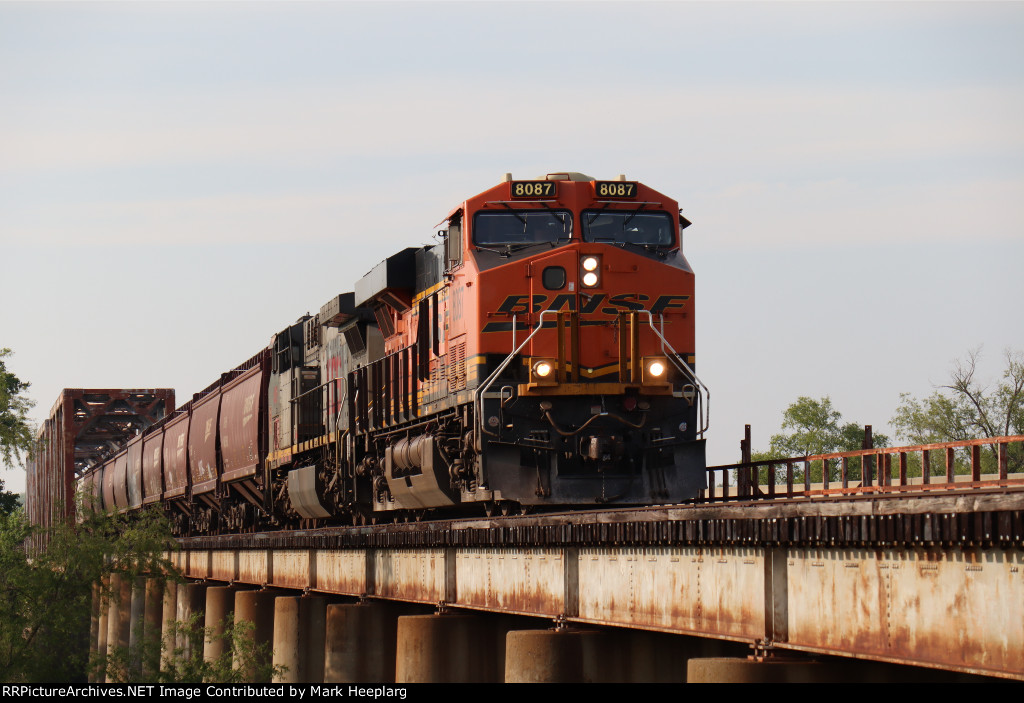 BNSF 8087